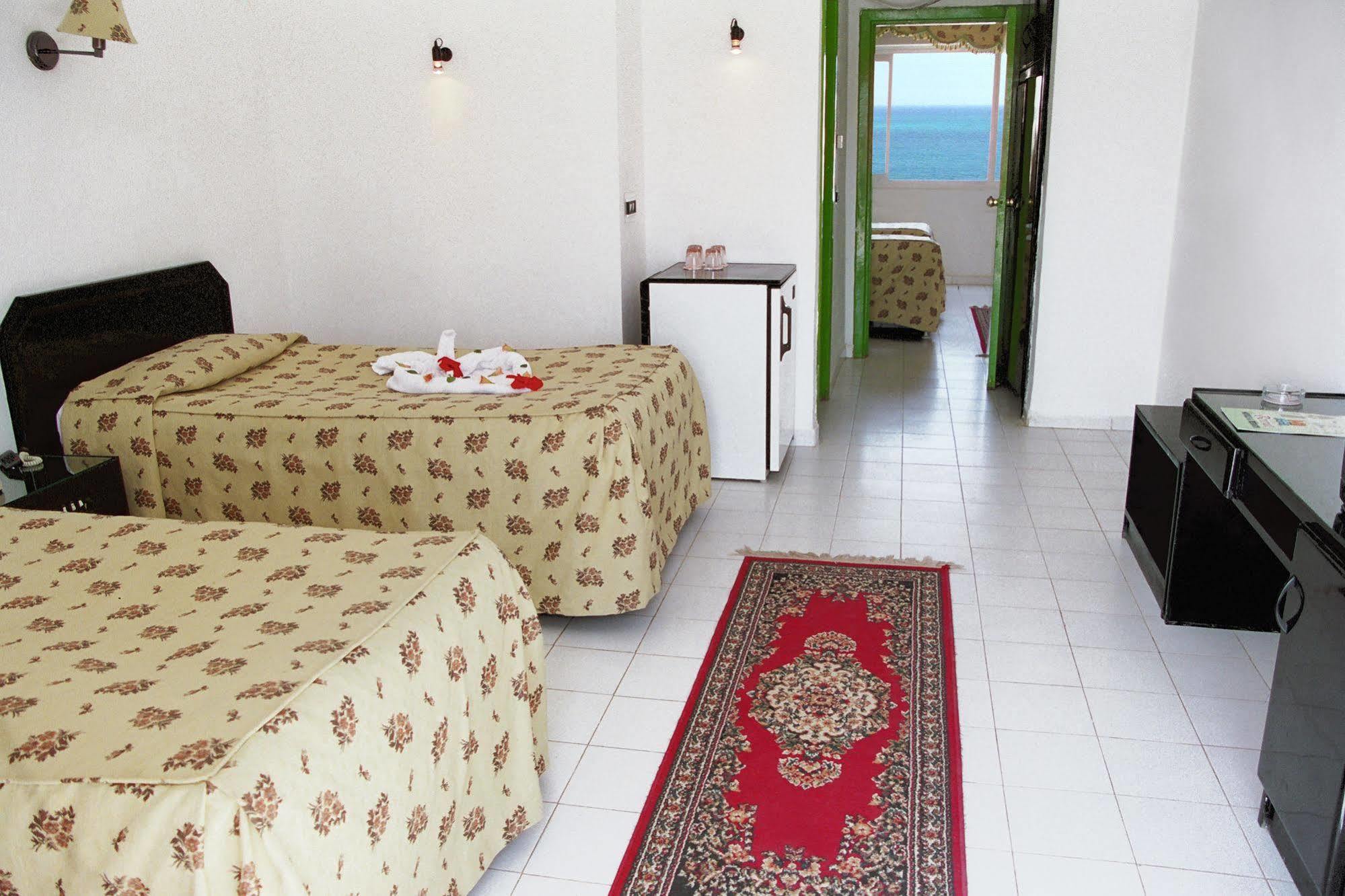 Beirut Hotel Hurghada Quarto foto